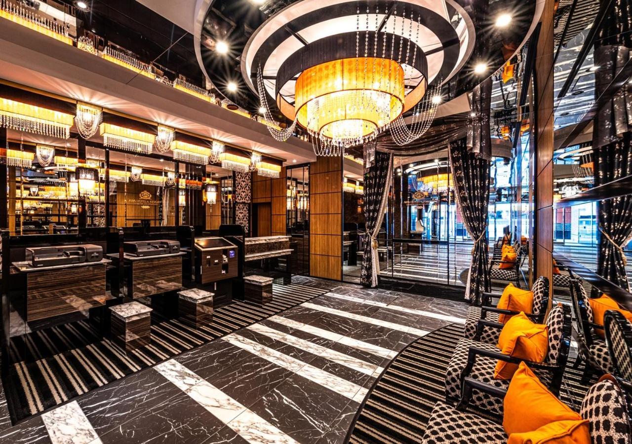 Apa Hotel & Resort Hakata Ekihigashi ฟูกุโอกะ ภายนอก รูปภาพ